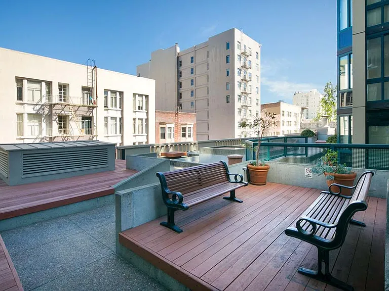 Trinity Towers Apartments — Photo 7