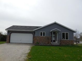 407 Ann Marie Ave, Iron Ridge, WI 53035