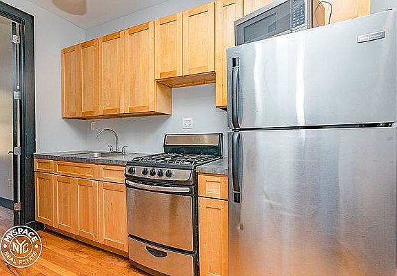 4th image of 214 Scholes St #2L