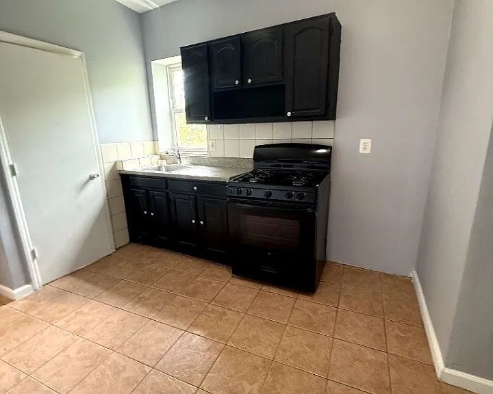 45 Jones St #5L — Photo 3