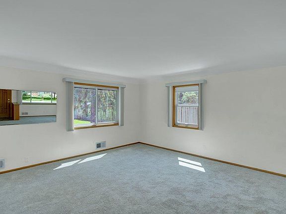 5th image of 1132 Skillman Ave W