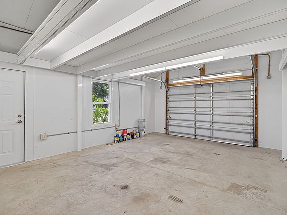 22nd image of 3177 N Huntington Ave