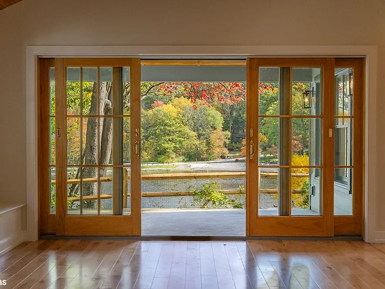 232 W Shore Dr — Photo 33