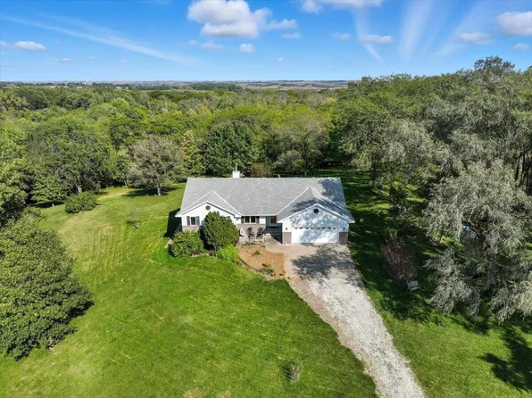 54147 222nd St, Glenwood, IA 51534