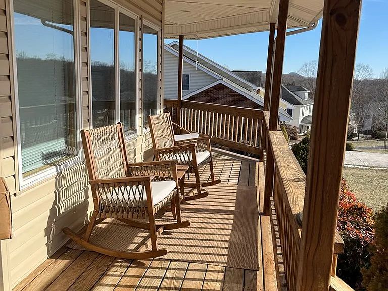 601 Leisure Ln — Photo 6