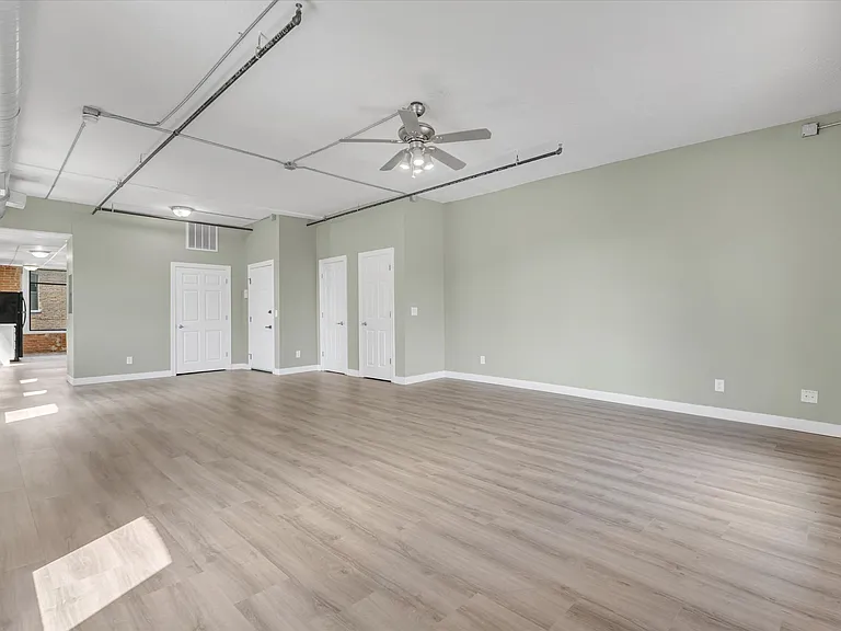 400 N Main St #202 — Photo 2