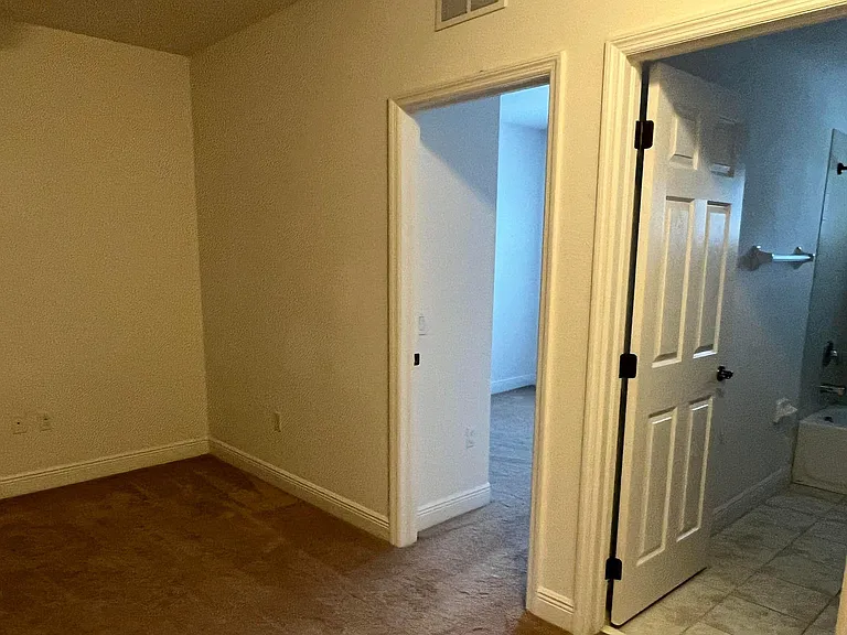 404 Harbor Ridge Dr — Photo 16