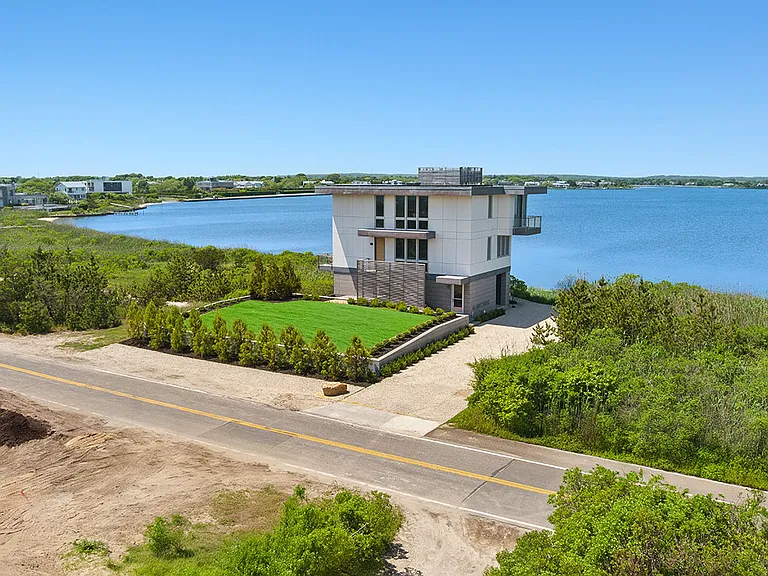1122 Flying Point Rd — Photo 3