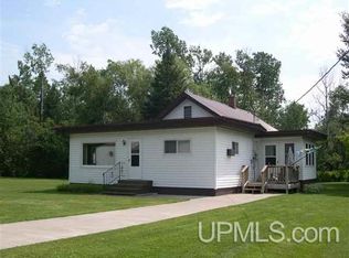 26229 E Portage Entry Rd, Chassell, MI 49916