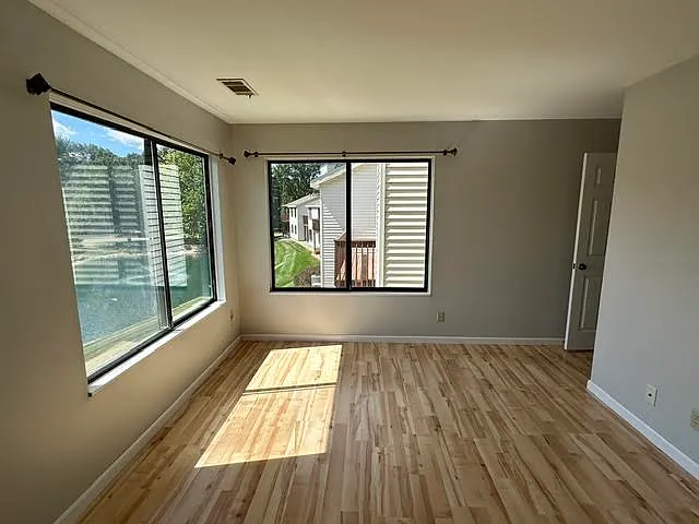 2 bed, 1255 sqft, $1,700 — Photo 3
