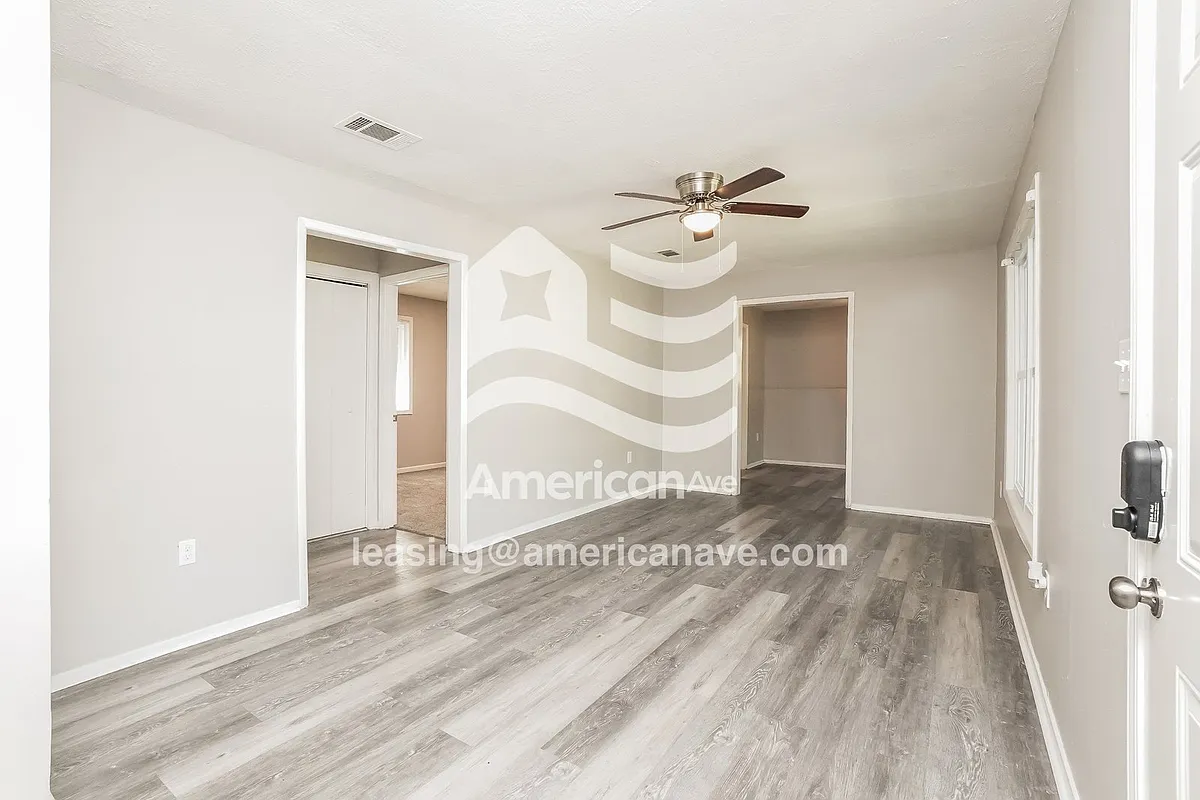 jpg - 933 Tyler St