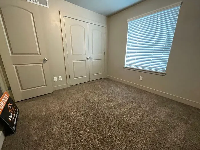 180 E 125 N #22 — Photo 11