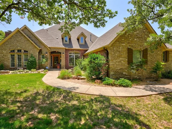 8308 Cardinal Ridge Dr, Edmond, OK 73034
