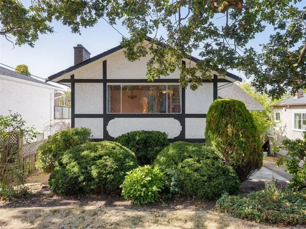3116 Yew St, Victoria, BC V8X 1M8