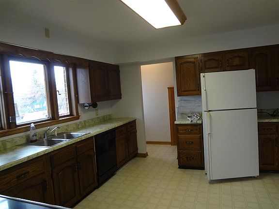 5th image of 813 Stambaugh Ave