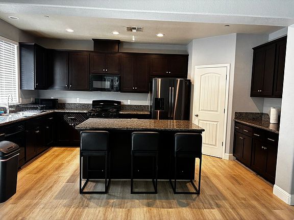 2nd image of 663 Pinelli Dr