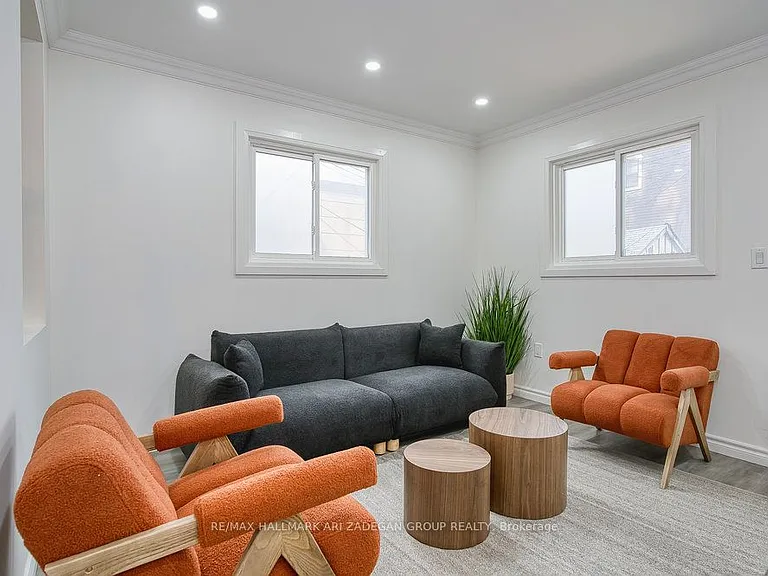 151 Broadview Ave — Photo 22
