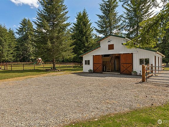 4th image of 15610 Cascade Vista Lane SE