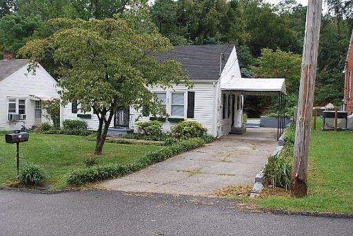 3rd image of 1004 Valley Ave