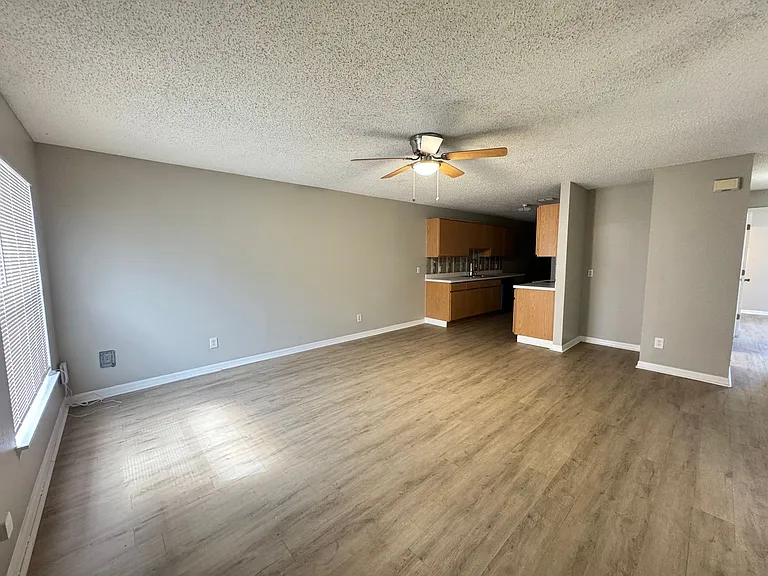817 Eastern Ave — Photo 5
