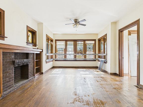 4th image of 8607 S King Dr