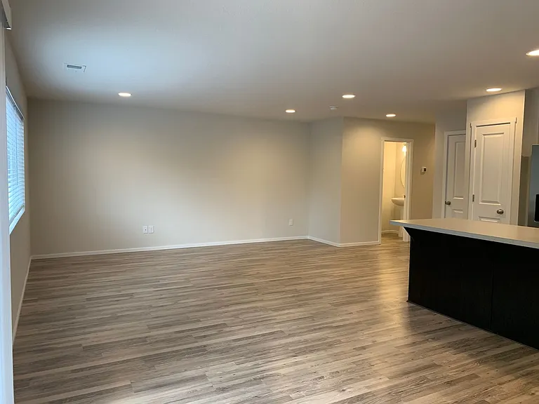 537 NE 138th Pl — Photo 10