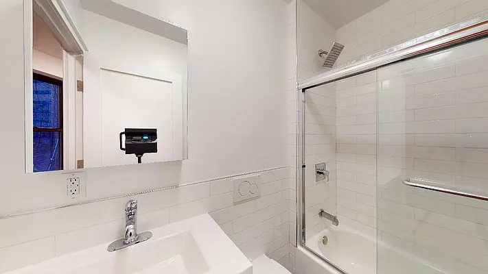 Rented by Bond New York | media 35