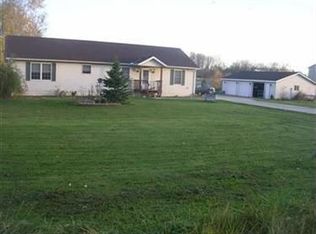 15592 Hart Rd, Montville, OH 44064