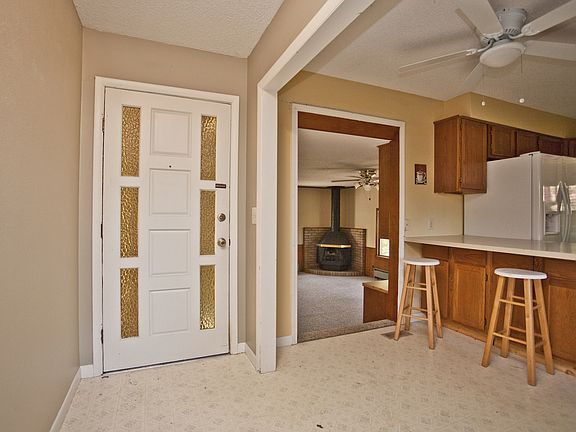 2nd image of 33 Sheneman Dr