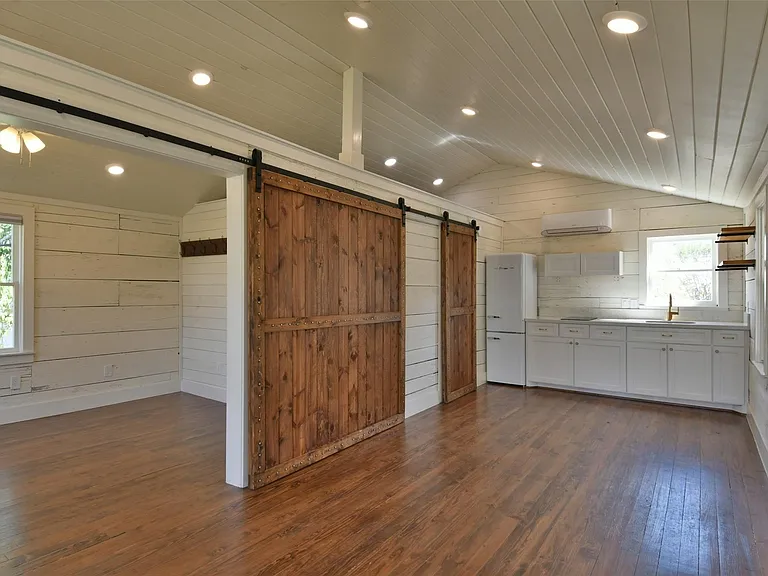 4875 Main St #TINY — Photo 9