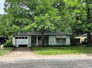 632 Schieme St, River Oaks, TX 76114