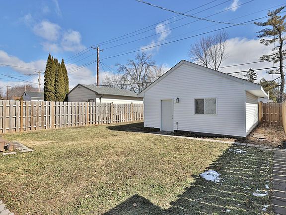 4th image of 1522 Maywood St