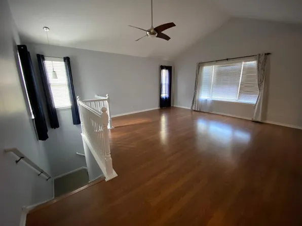 1149 Orleans Dr #1149, Mundelein, IL 60060