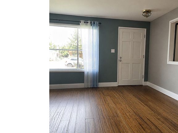 3rd image of 2122 Hill Way