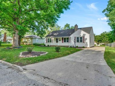 2212 SW Burnett Rd, Topeka, KS, 66614