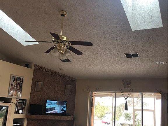 5th image of 2066 El Campo Ave
