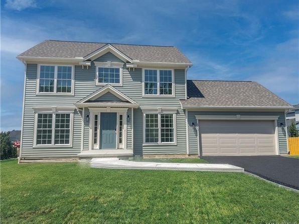 6469 Pincherry Way, Lake View, NY 14085
