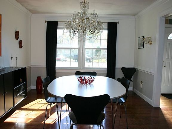3rd image of 5308 Fairhill Ct