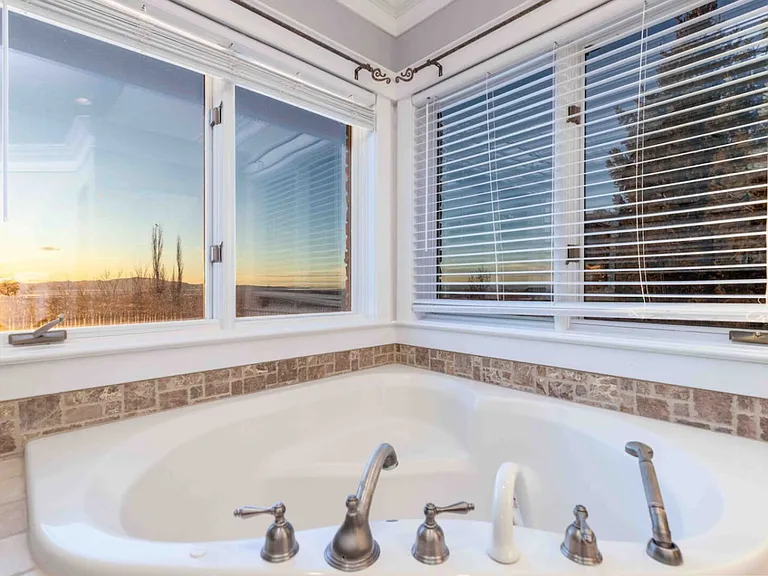 Bella Vista Dr — Photo 29