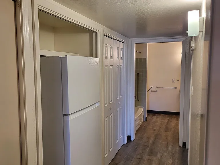 1734 W Shaw Ave — Photo 24