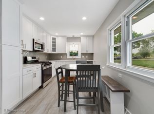 4425 Highland Ave, Downers Grove, IL 60515