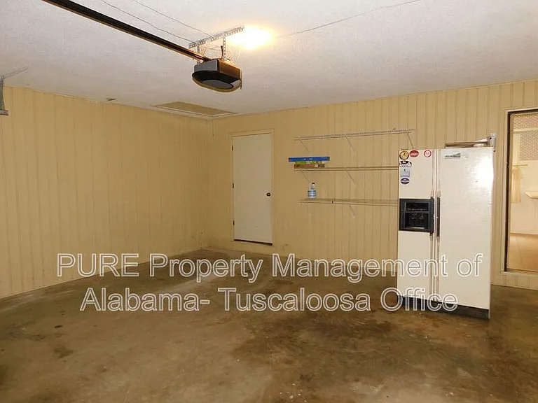 1213 Heritage Ln — Photo 17