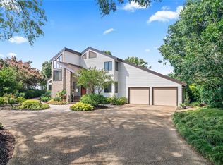 530 Elizabeth Lake Dr, Hampton, VA 23669