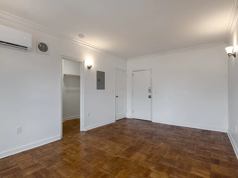 Marleigh Apartments — Photo 26