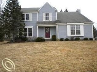 1761 Poppleton Dr, West Bloomfield, MI 48324