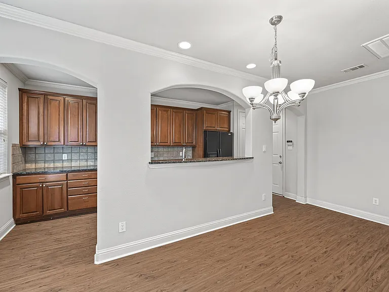4404 Honfleur Ct — Photo 23
