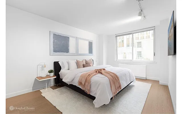 Rented by Douglas Elliman | media 19