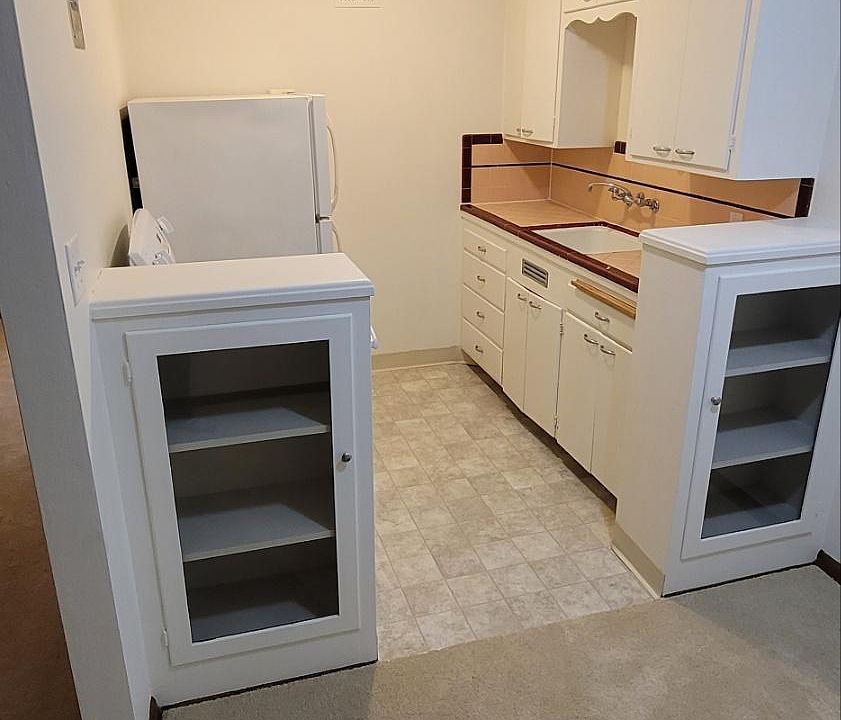 1st image of 4215 SW Edmunds St #200