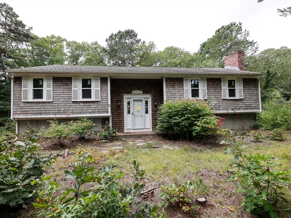 329 Woodside Rd, Barnstable, MA 02630