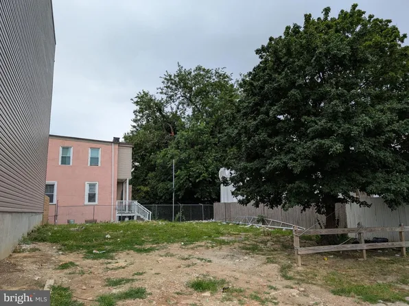 735 N 42nd St, Philadelphia, PA 19104